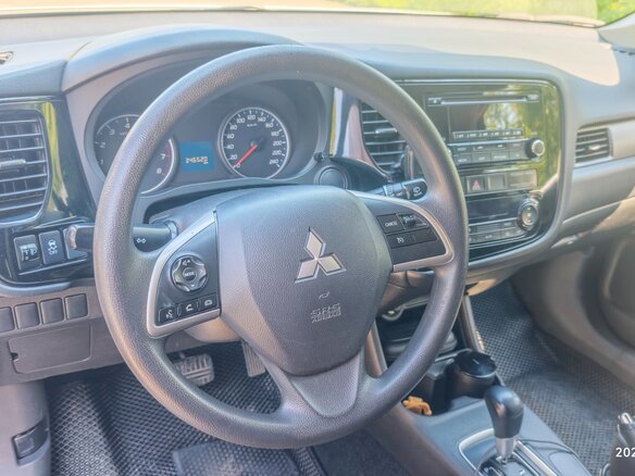 2013 Mitsubishi Outlander III, белый - вид 10