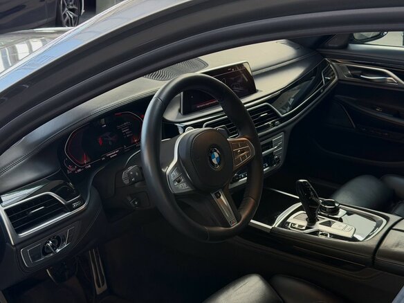 2020 BMW 7 серии 740d xDrive VI (G11/G12) Рестайлинг, серый, 7000000 рублей - вид 10