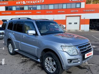 2015 Mitsubishi Pajero IV Рестайлинг 2, серебристый, 2207000 рублей, вид 2