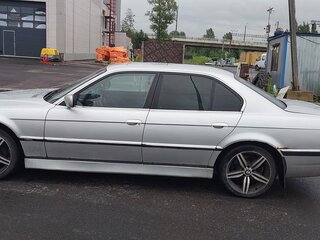 1998 BMW 7 серии 730d III (E38) Рестайлинг, серебристый, 550000 рублей, вид 3