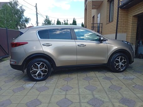 2016 Kia Sportage IV, бежевый, 1540000 рублей, вид 3