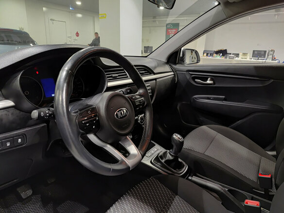 2020 Kia Rio IV, белый, 1545000 рублей - вид 15