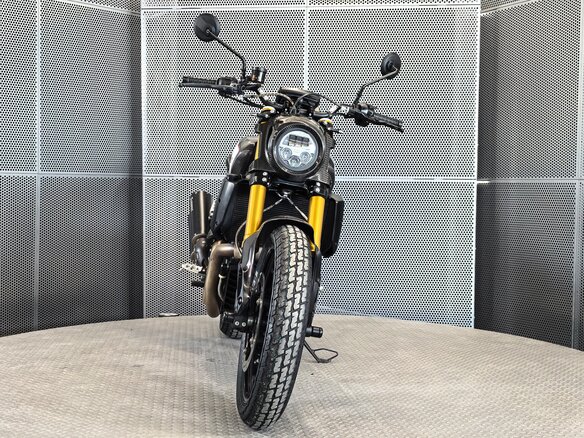 2020 Indian FTR 1200, чёрный, 1077000 рублей - вид 2
