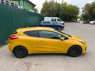 2016 Kia Ceed II Рестайлинг, жёлтый, 800000 рублей, вид 5
