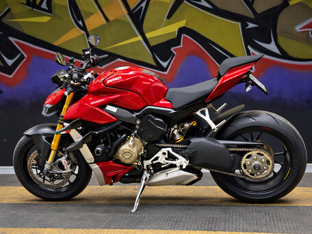 2022 Ducati Streetfighter V4, красный, 1900000 рублей, вид 5