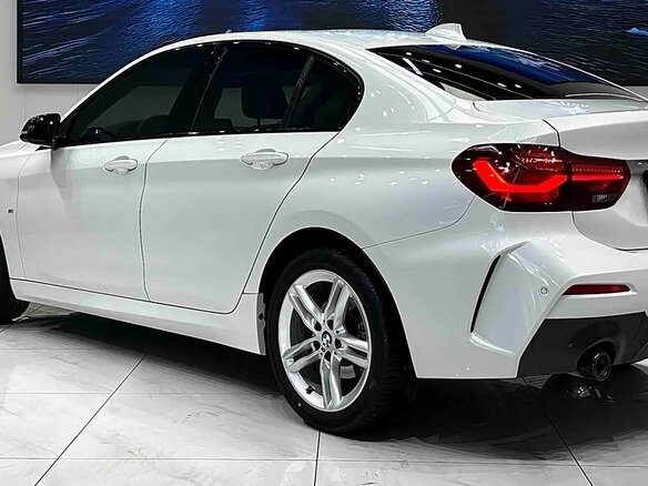 2023 BMW 1 серии 120i III (F52) Рестайлинг, белый, 1700000 рублей - вид 5