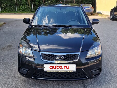 2011 Kia Rio II Рестайлинг, чёрный, 700000 рублей, вид 2