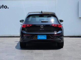 2023 Volkswagen Golf VIII, чёрный, 1300700 рублей, вид 5