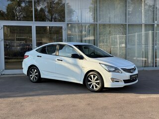 2014 Hyundai Solaris I Рестайлинг, белый, 849000 рублей, вид 3