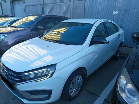 2024 Lada (ВАЗ) Vesta I Рестайлинг (NG), белый, 1110000 рублей, вид 2