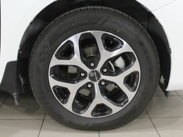 2012 Toyota Corolla X (E140, E150) Рестайлинг, белый, 1150000 рублей - вид 10