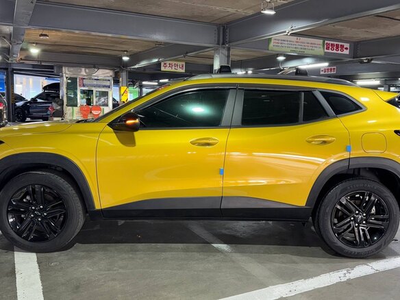 2023 Chevrolet Trax II, золотистый, 1620000 рублей - вид 4