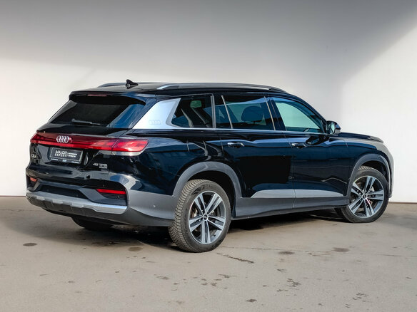 2023 Audi Q6 45 TFSI, чёрный, 6750000 рублей - вид 4