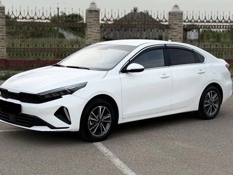 2023 Kia K3 II (China Market) Рестайлинг, белый, 1860000 рублей, вид 3