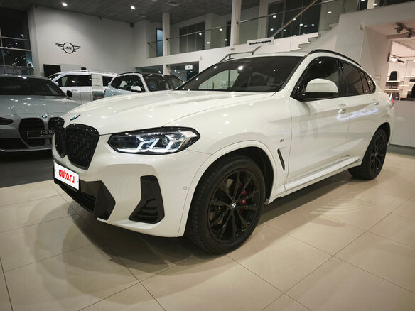 2025 BMW X4 20i II (G02) Рестайлинг, белый, 8200000 рублей - вид 1