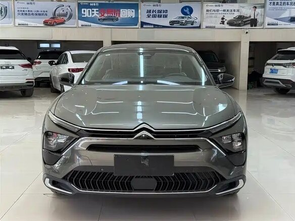 2026 Citroen C5 X, серый, 2400000 рублей - вид 3
