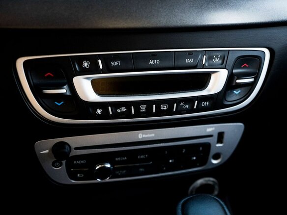 2013 Renault Fluence I Рестайлинг, серый, 680000 рублей - вид 11