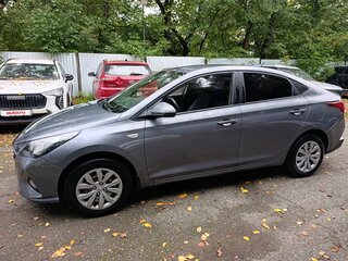 2020 Hyundai Solaris II, серый, 854000 рублей, вид 4