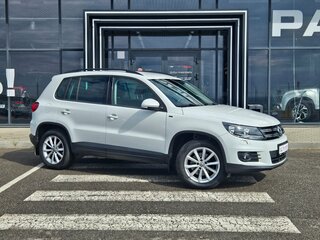 2015 Volkswagen Tiguan I Рестайлинг, белый, 1456000 рублей, вид 3
