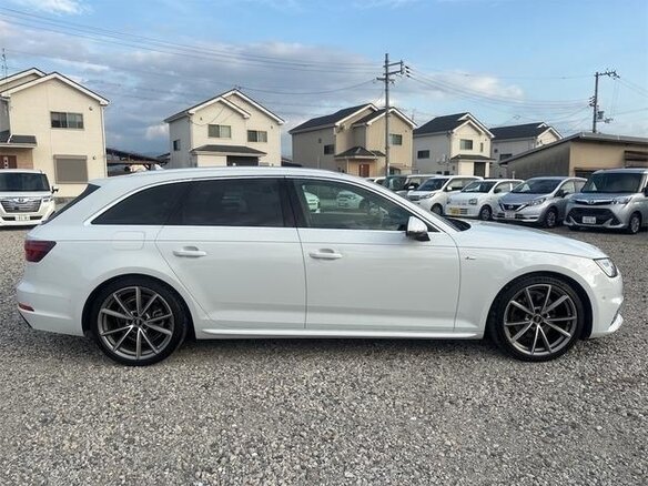 2018 Audi A4 V (B9), белый - вид 1