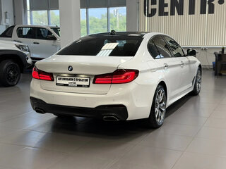 2017 BMW 5 серии 530i xDrive VII (G30/G31/G38), белый, 3290000 рублей, вид 5