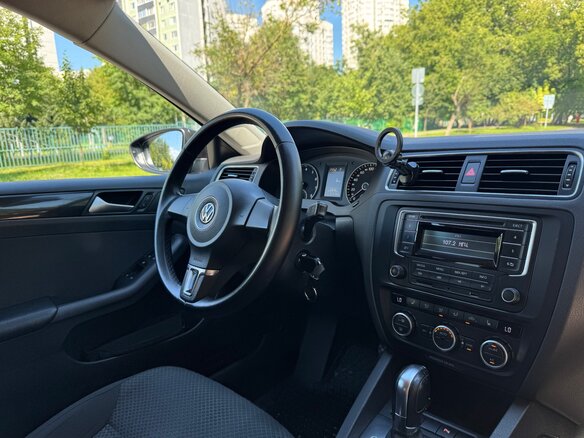 2014 Volkswagen Jetta VI, чёрный, 950000 рублей - вид 12