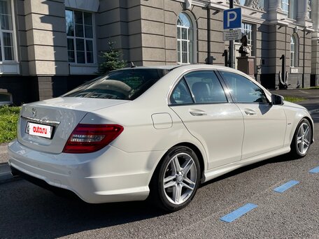 2012 Mercedes-Benz C-Класс 180 BlueEFFICIENCY III (W204) Рестайлинг, белый, 1590000 рублей, вид 3
