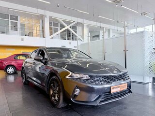 2021 Kia K5 III, серый, 1819000 рублей, вид 3