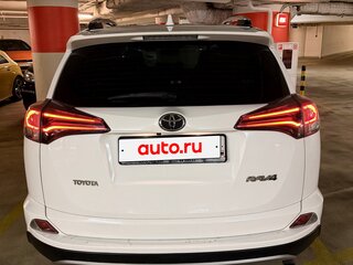 2018 Toyota RAV4 IV (XA40) Рестайлинг, белый, 2449000 рублей, вид 5