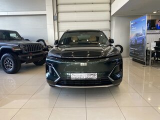 2026 Geely EX5 Гибрид EM-R, зелёный, 3829990 рублей, вид 4