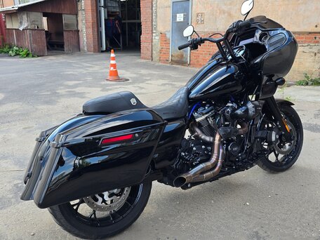 2021 Harley-Davidson Road Glide, чёрный, 2299999 рублей, вид 3