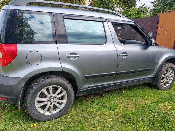 2010 Skoda Yeti I, серый, 800000 рублей - вид 1