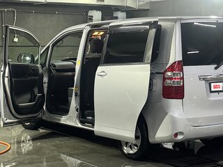 2010 Toyota Noah II (R70), серебристый, 500000 рублей, вид 5