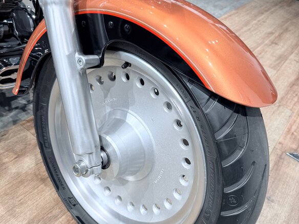 2008 Harley-Davidson Fat Boy, оранжевый, 1099000 рублей - вид 23