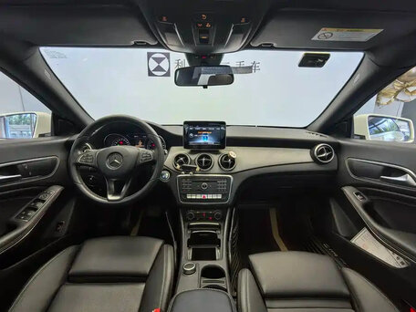 2017 Mercedes-Benz CLA 200 I (C117, X117) Рестайлинг, белый, 1580000 рублей, вид 5