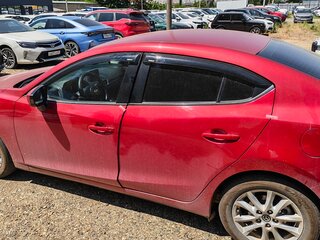 2015 Mazda 3 III (BM), красный, 1000000 рублей, вид 3