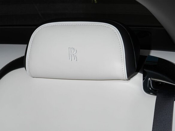 2026 Rolls-Royce Spectre Black Badge I Рестайлинг (Series II), серый, 72000000 рублей - вид 28