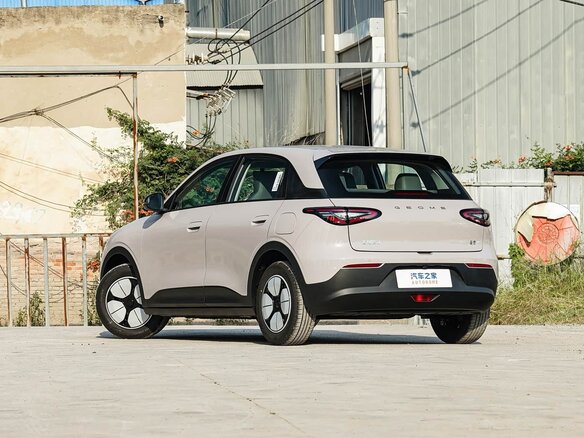 2026 Geely EX2, бежевый, 1700226 рублей - вид 6