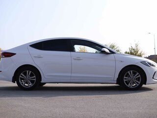 2016 Hyundai Elantra VI (AD), белый, 915200 рублей, вид 4