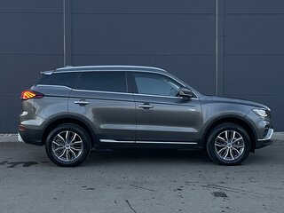 2024 Geely Atlas Pro, серый, 2157000 рублей, вид 4