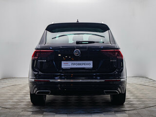 2018 Volkswagen Tiguan II, чёрный, 3062000 рублей, вид 4