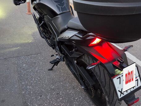 2019 Bajaj Dominar 400, чёрный, 305000 рублей, вид 4