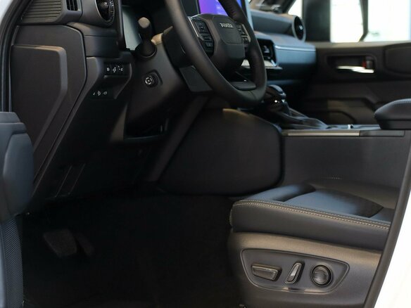 2026 Toyota Land Cruiser Prado 250 Series, белый, 11400000 рублей - вид 6