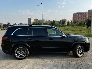 2021 Mercedes-Benz GLS 450 II (X167), чёрный, 7000000 рублей, вид 4