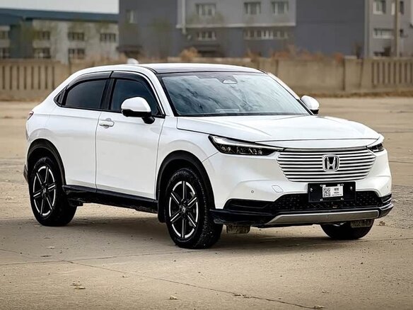 2023 Honda Vezel II, белый, 2015000 рублей - вид 2