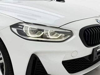2021 BMW 1 серии 120i III (F52) Рестайлинг, белый, 1400000 рублей, вид 3