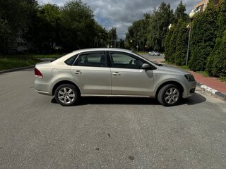 2011 Volkswagen Polo V, серебристый, 600000 рублей, вид 3