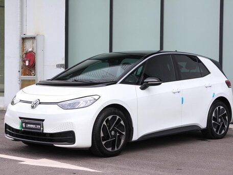 2024 Volkswagen ID.3 57.3 kWh I, белый, 2364505 рублей, вид 1