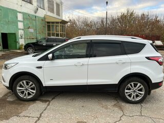 2017 Ford Kuga II Рестайлинг, белый, 1640000 рублей, вид 5