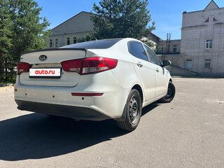 2013 Kia Rio 4-speed III, белый, 600000 рублей, вид 5